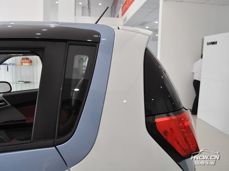 2016款 众泰 E200 其它
