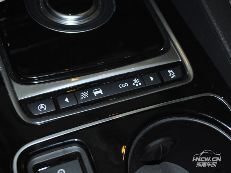 2016款 捷豹 F-Pace 中控