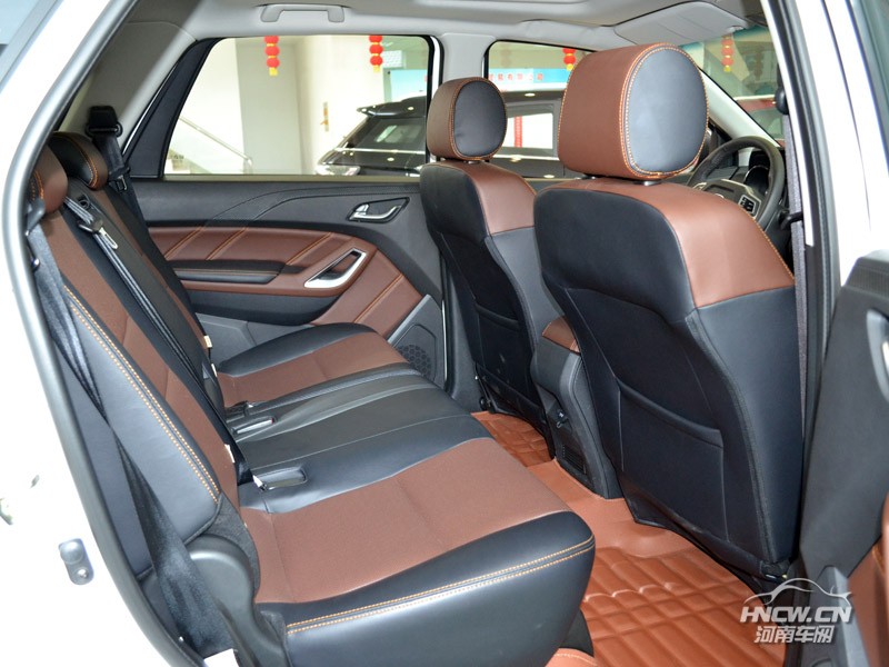 2016款 江铃 S350驭胜 内饰