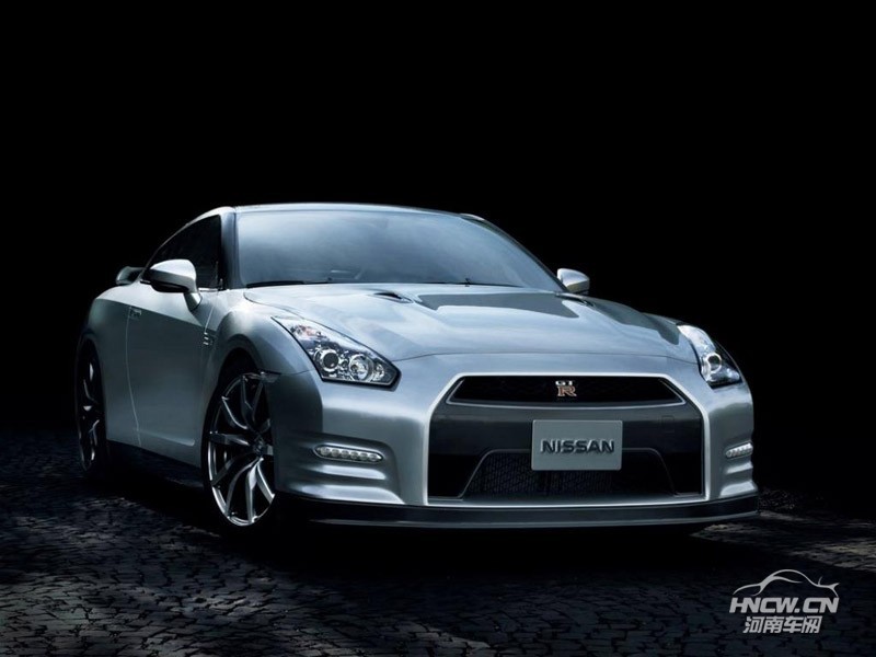 2013款日产GT-R 外观