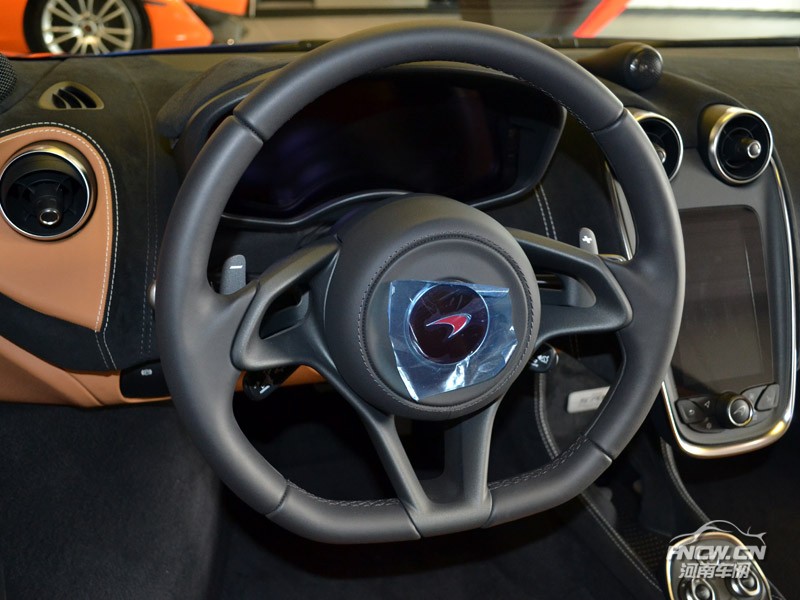 2019款 迈凯伦570S Spyder 中控