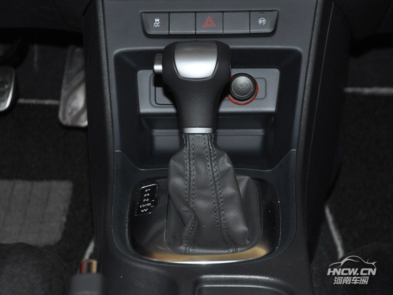 2015款 MG GT 中控