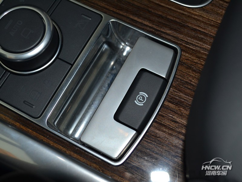 2018款 路虎揽胜运动版新能源P400e 中控