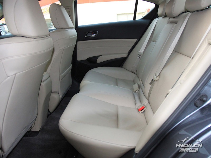 2013款 讴歌 ILX 内饰