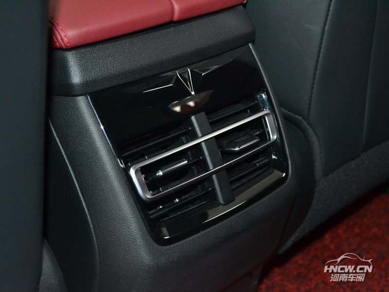 2019款 长安CS85 COUPE 内饰