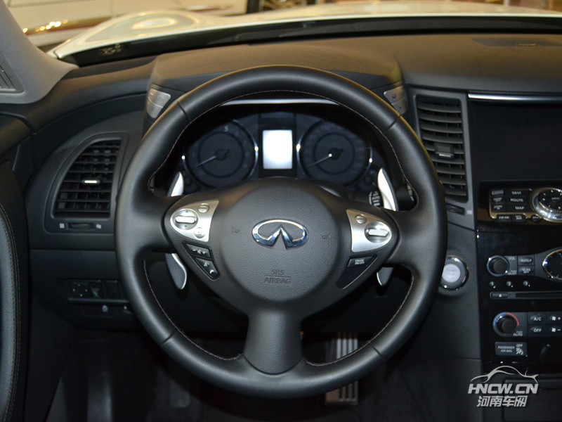 2014款英菲尼迪QX70 中控