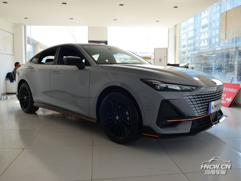 2022款 长安UNI-V 外观