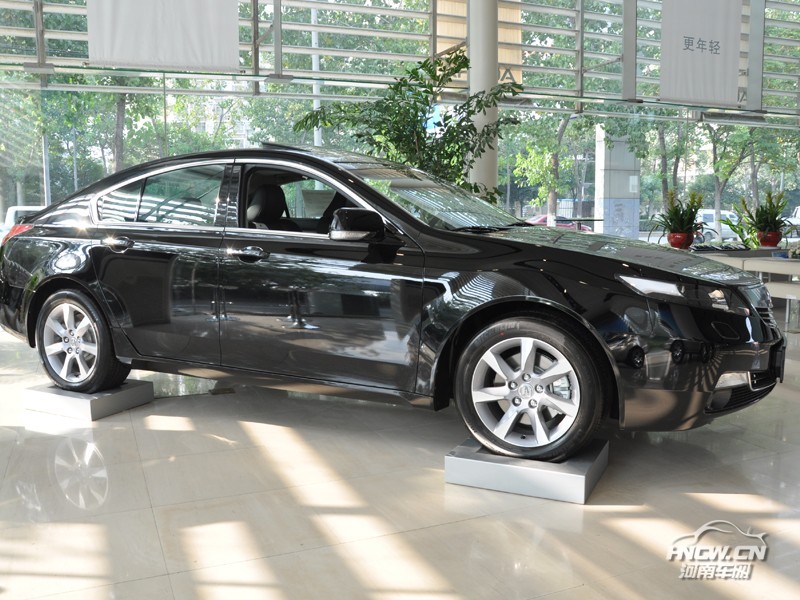 2011款讴歌TL 外观