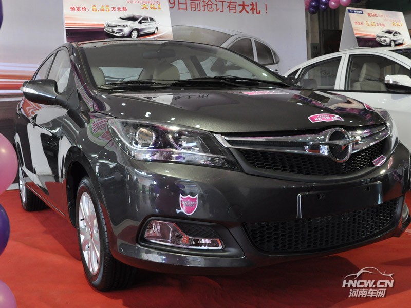 2013款海马M3 外观