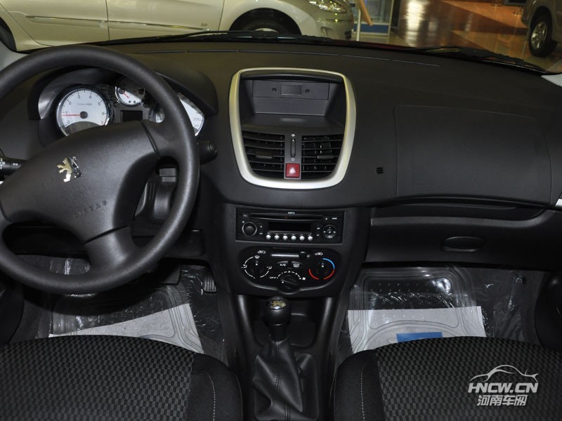2011款标致207 中控