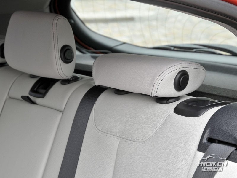 2012款宝马1系 内饰