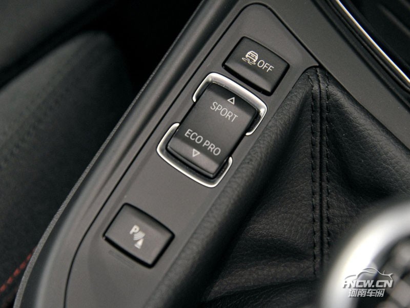 2012款宝马1系 内饰