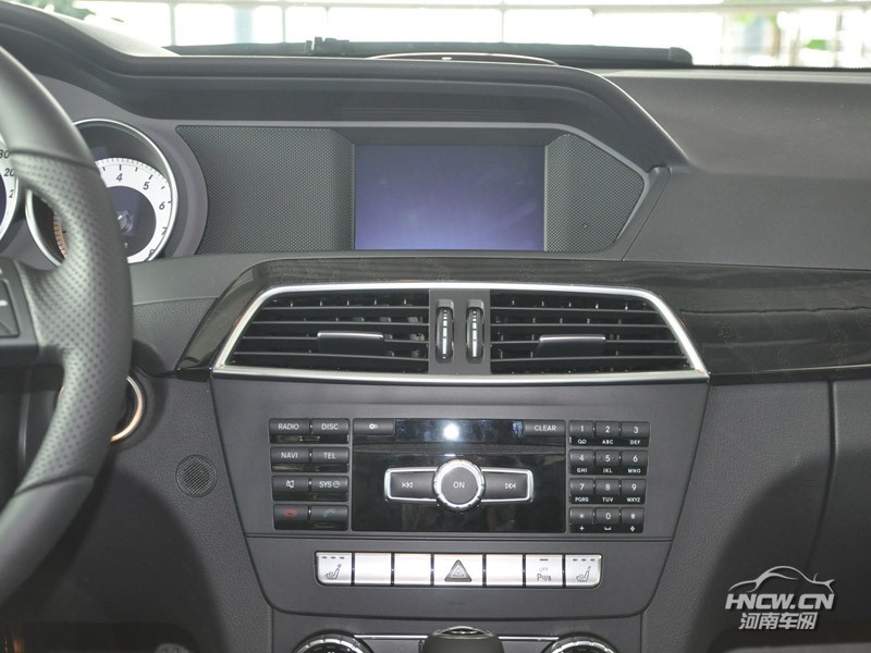 2011款 奔驰C260 中控台