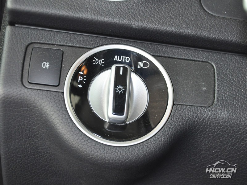 2011款 奔驰C260 中控台
