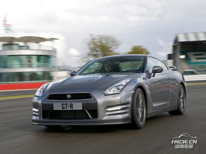 2012款日产GT-R 外观