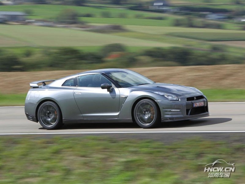 2012款日产GT-R 外观