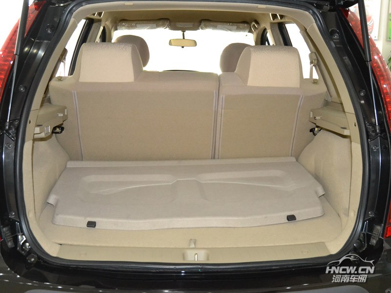 2012款风行景逸SUV 内饰