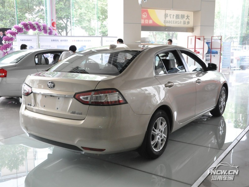 2012款奔腾B90 外观