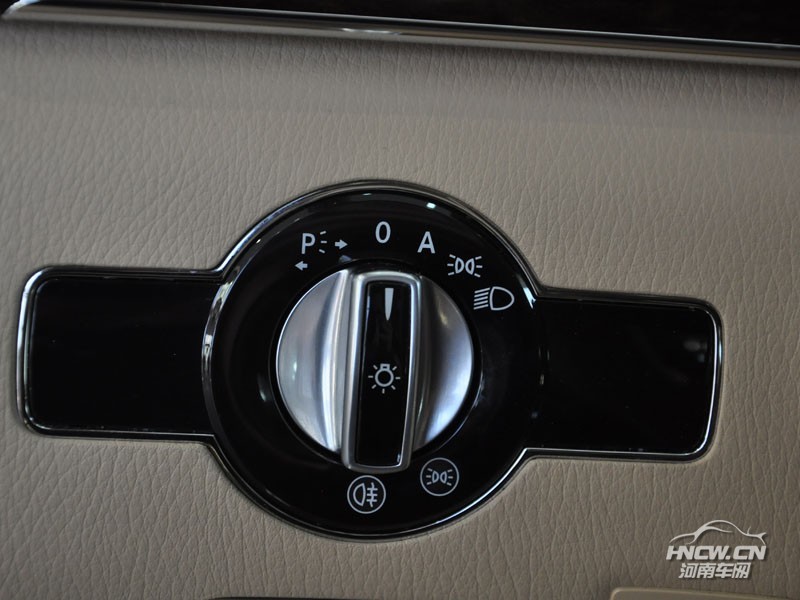 2011款奔驰S300L 中控