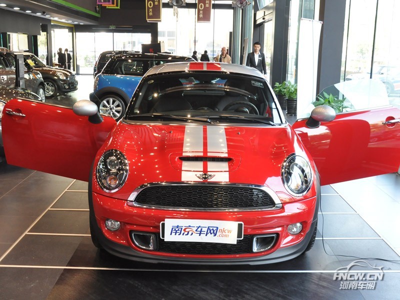 2012款 MINI Cooper S 内饰