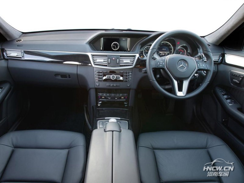 2013款奔驰E300 外观