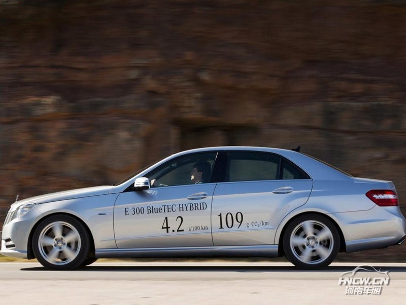 2013款奔驰E300 外观