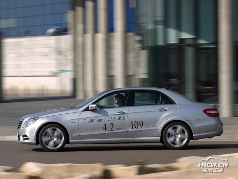 2013款奔驰E300 外观