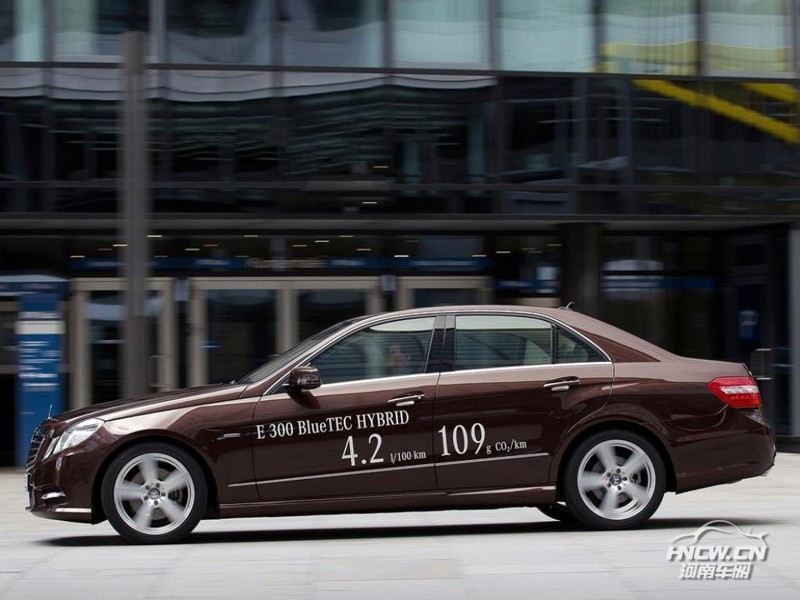 2013款奔驰E300 外观