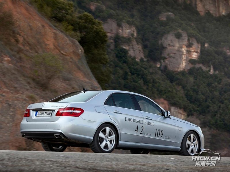 2013款奔驰E300 外观