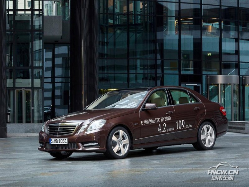 2013款奔驰E300 外观