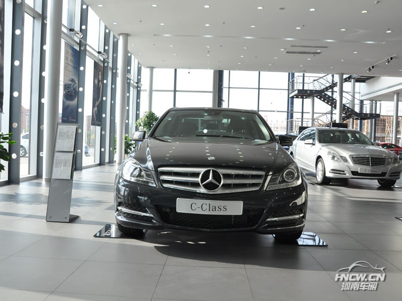2011款奔驰C300 外观