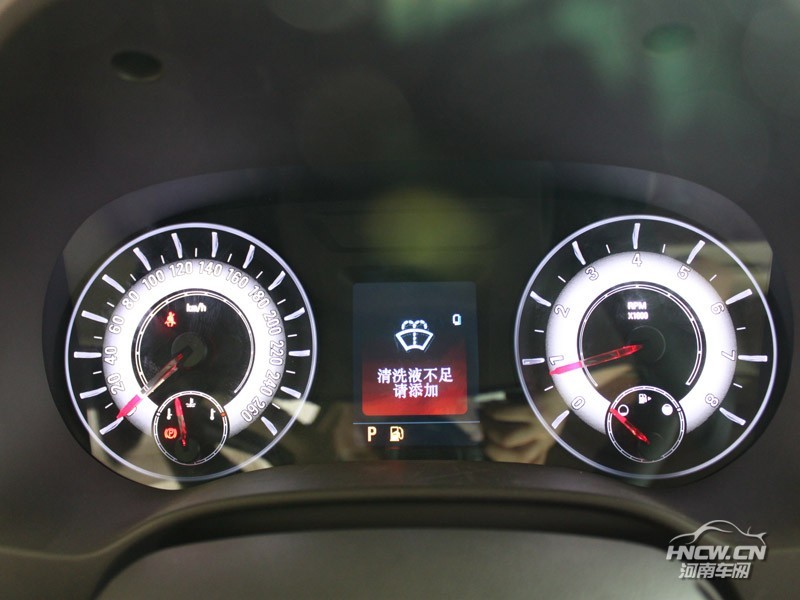 2012款荣威950 中控