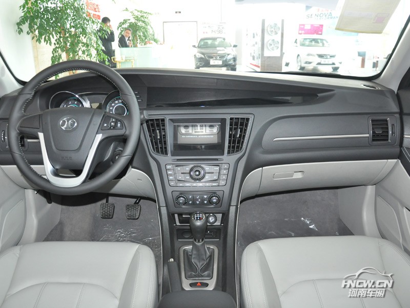 2014款 北汽绅宝 D50 中控