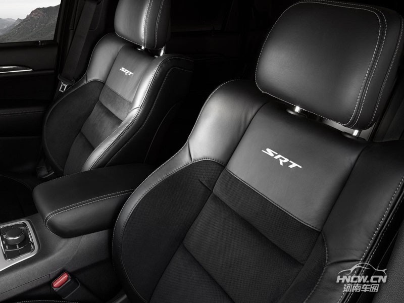 2012款吉普大切诺基 SRT8 内饰