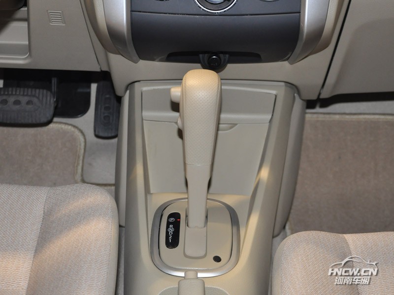 2012款启辰D50 中控