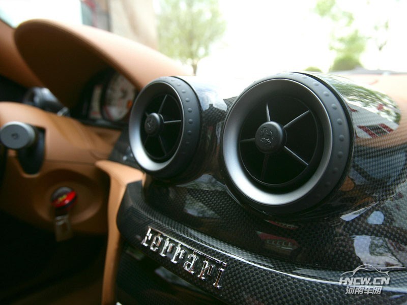 2010款法拉利599 中控
