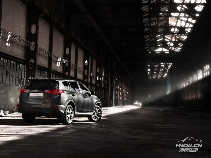 2013款丰田RAV4 外观