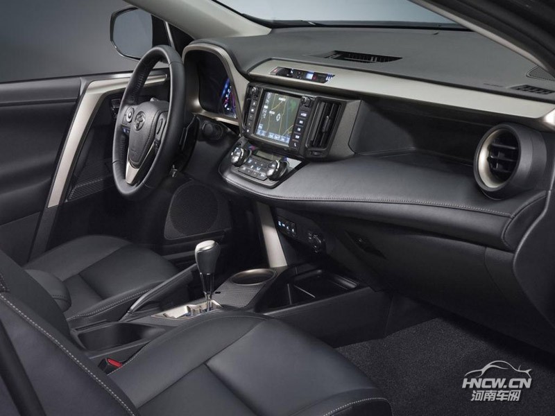 2013款丰田RAV4 内饰