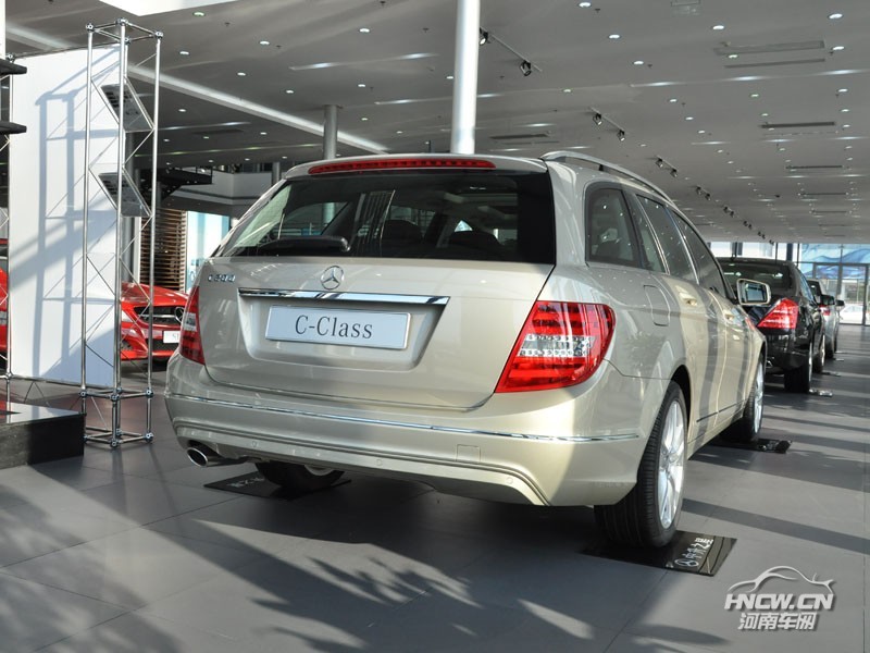 2011款奔驰C200旅行轿车 外观