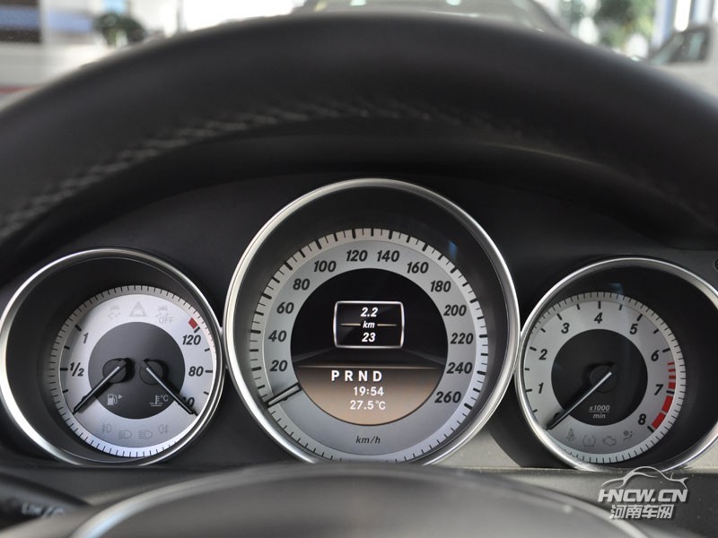 2011款奔驰C200旅行轿车 中控