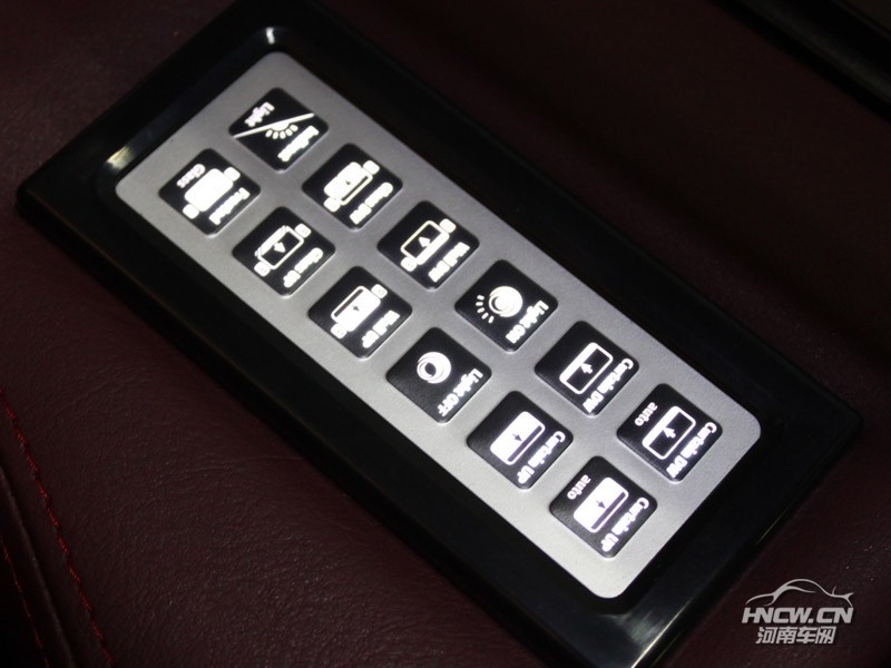 GMC Savana 200S运动版 内饰