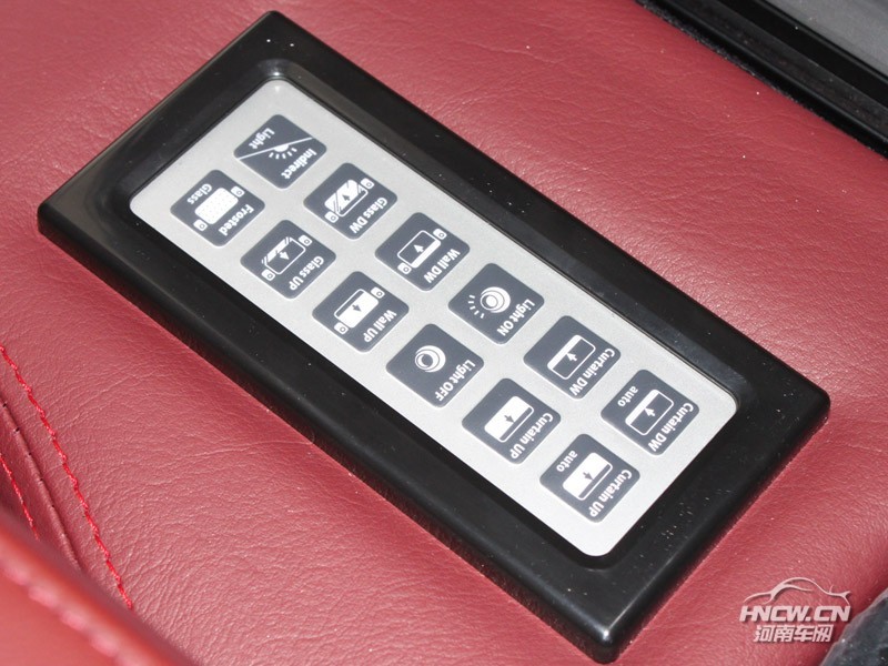 GMC Savana 200S运动版 内饰