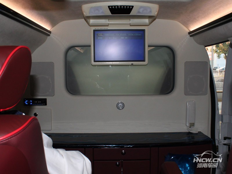 GMC Savana 200S运动版 内饰