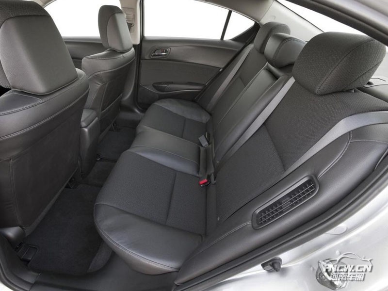 2013款讴歌ILX 内饰