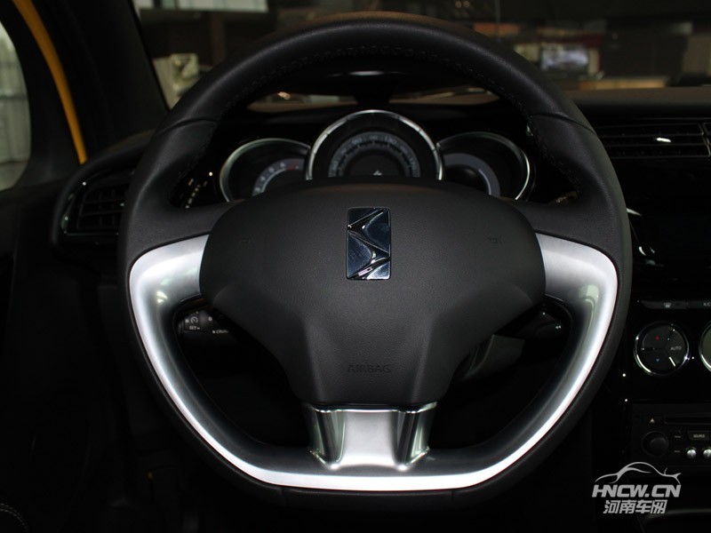2012款 DS3 中控台