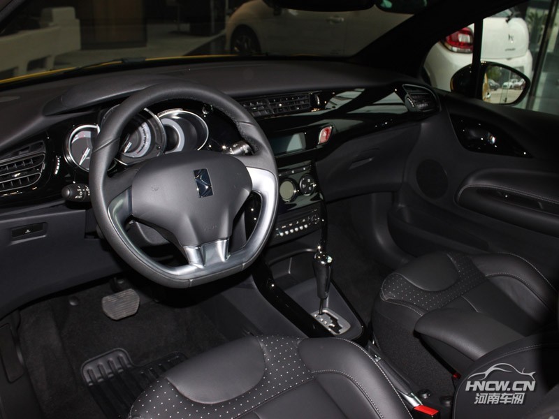 2012款 DS3 内饰