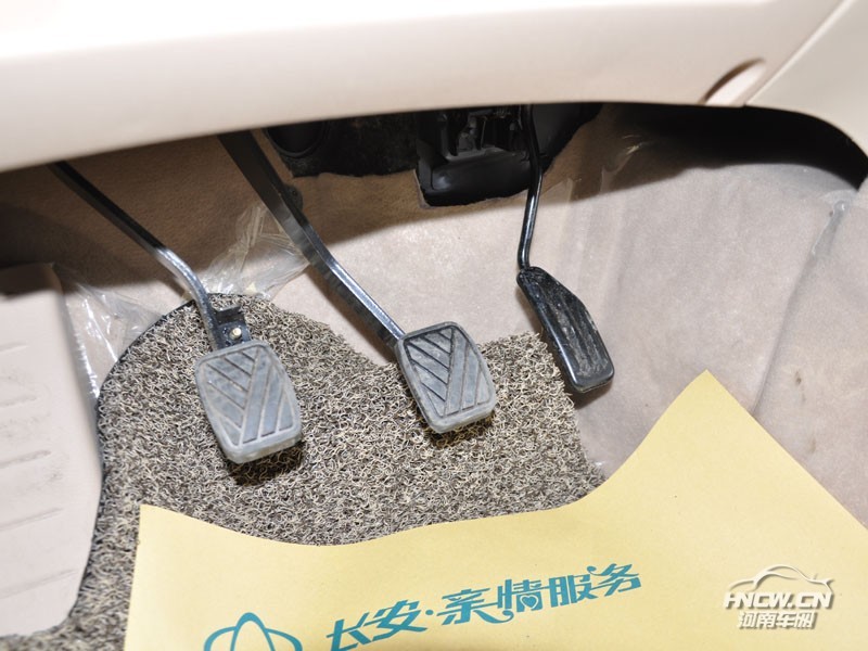 2012款长安欧诺 内饰