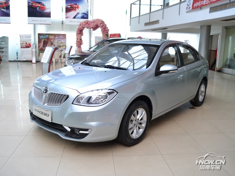 2013款华晨中华H330 外观