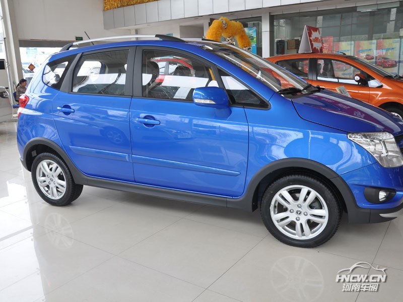 2011款长安CX20 外观