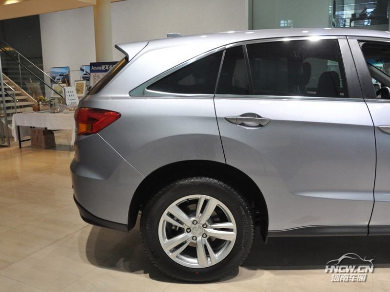 2012款 RDX 外观